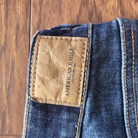 American Eagle Outfitter. Jean shorts. Size 4. MIDI - Picture 7 of 16